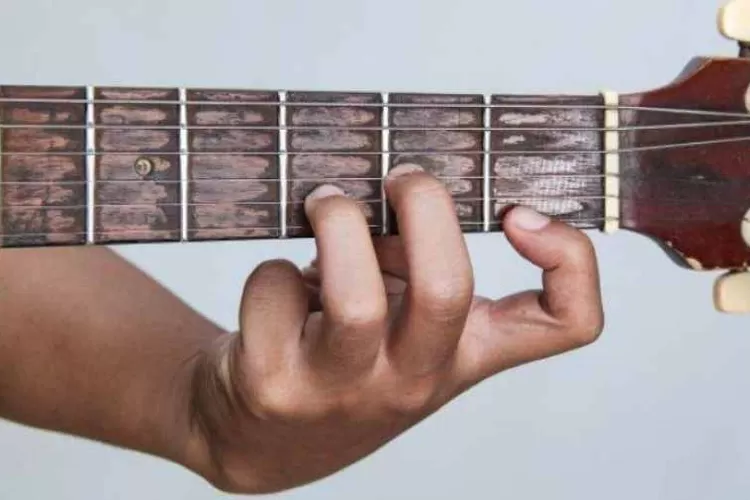 Chord Gitar dan Lirik Lagu Semua Orang Pernah Sakit Hati - Lomba Sihir