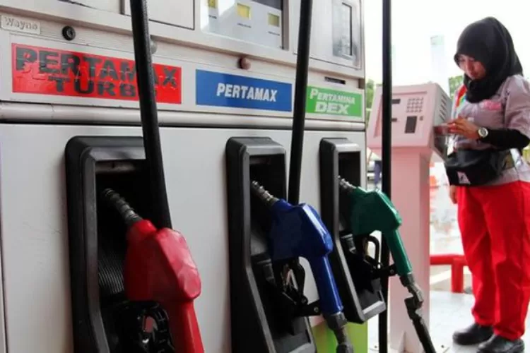 Daftar BBM non subsidi Pertamina turun harga per 1 November 2023 (pinterest.com)