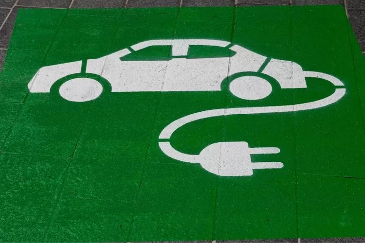 Mobil hybrid memiliki beberapa kekurangan dan kelebihan (Unsplash/Michael Marais)