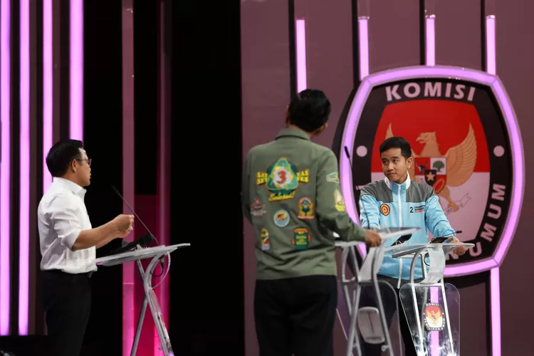 Gibran Sorot Catatan Cak Imin saat Debat: Enak, Ya Gus Baca Catatan