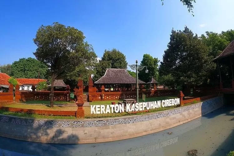 Keraton kasepuhan : jejak kemegahan kerajaan Cirebon  (Instagram @cirebonholic)