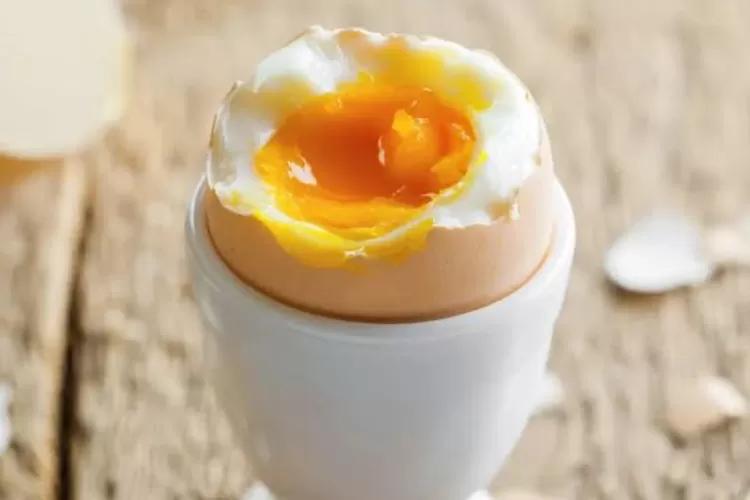 Telur Setengah Matang. (Fimela )
