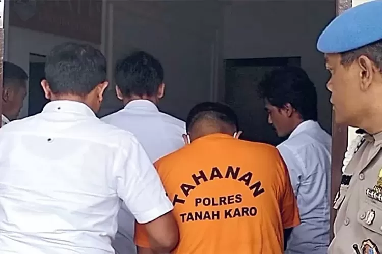 Dugaan Pembunuhan Berencana Jurnalis Tribrata TV, Koptu HB Dilaporkan ke Puspomad! Begini Kronologisnya! (jawapos.com)