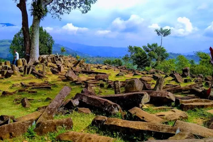 Situs Gunung Padang, Warisan Leluhur Yang Masih Misteri dan Belum Terpecahkan! (frekuensinews.com)