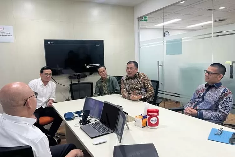 Bupati OKU Selatan Bahas Pembangunan Infrastruktur dengan Kementerian PUPR (frekuensinews.com)