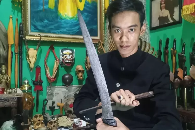 Sosok Ki Arjuna Samudra, Paranormal Asal Solo yang Tengah Viral. (Instagram @kiarjunasamudra)