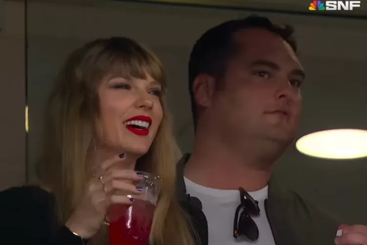 Taylor Swift kembali memberi dukungan untuk pertandingan Travis Kelce