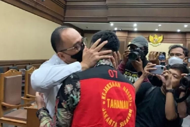 Tok! Hakim Vonis Rafael Alun Trisambodo Hukuman 14 Tahun Kurungan ...