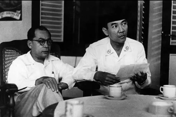 Dibantu Soekarno Hingga Beda Usia Seperempat Abad, Begini Kisah Cinta ...