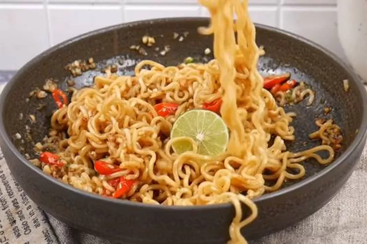 Review Resep Yang Sempat Viral, Indomie Goreng Dimasak Ala Thailand ...