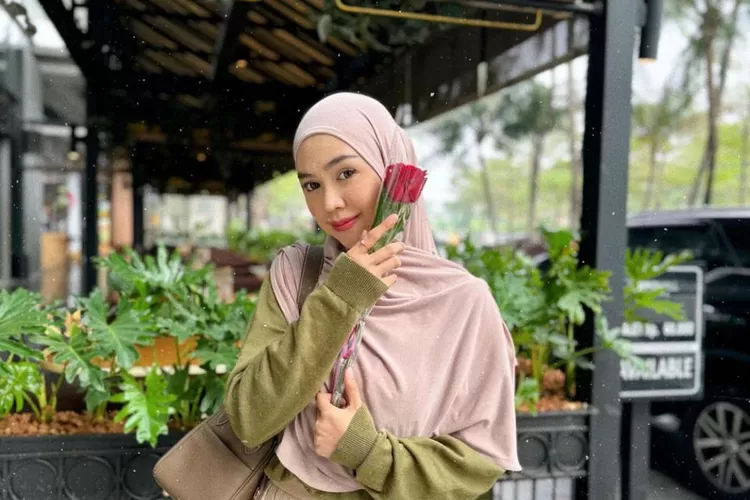 Ria Ricis  (Instagram @riaricis1795)