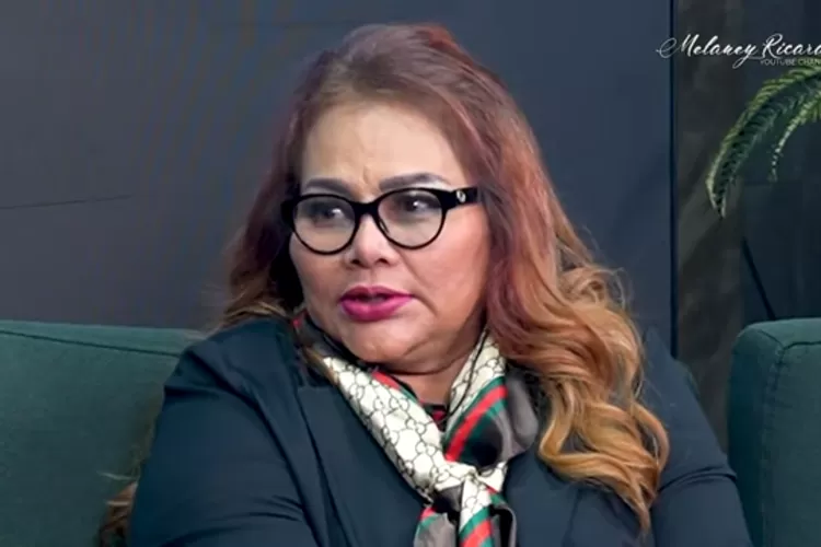 Eva Manurung  tanggapi isu perselingkuhan Inara Rusli sebut khawatir dengan cucu, foto: angkapan layar youtube Melaney Ricardo