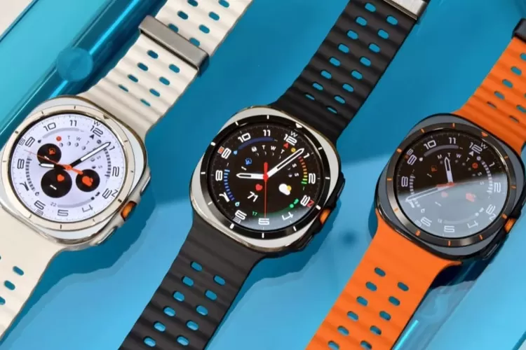 Samsung Galaxy Watch Ultra hadir dengan fitur canggih, desain tangguh, dan baterai irit. (Samsung)