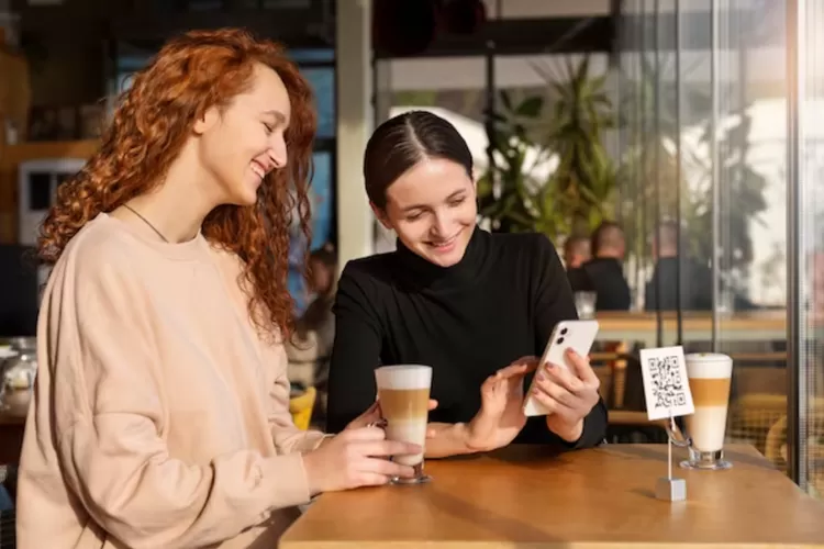 Cari tempat nongkrong terdekat waktu weekend dengan Sabrina dari BRI (Freepik)