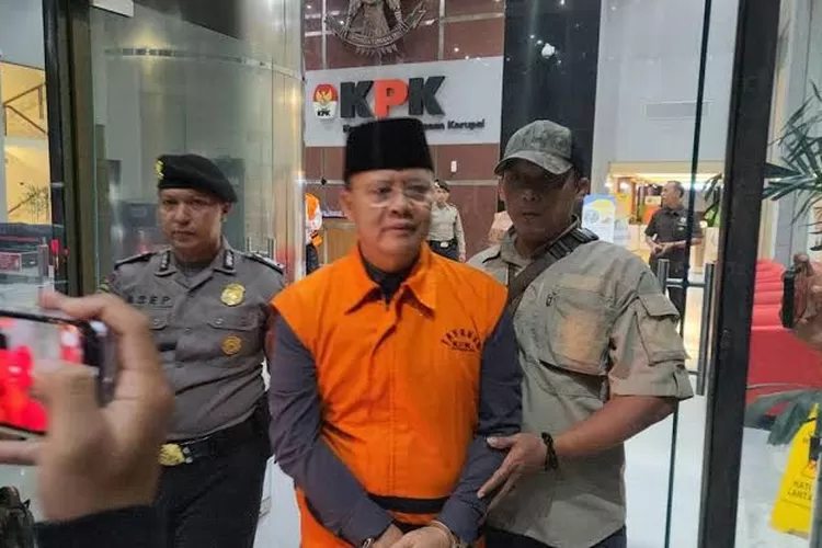 Gubernur Bengkulu, Rohidin Mersyah, kini terjerat kasus korupsi usai operasi tangkap tangan (OTT) KPK, simak profilnya berikut. (Foto/Adrial Akbar/detikcom)