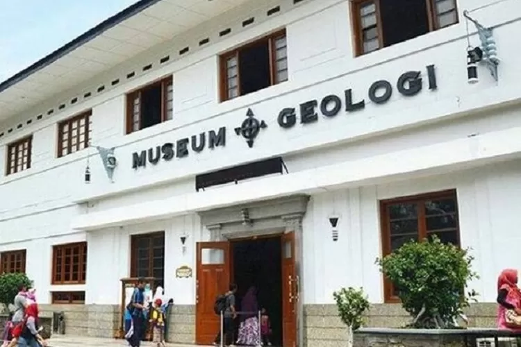 Terbentuknya Museum Sejarah Kota Bandung (pinterest.com/blog.docar.co.id)