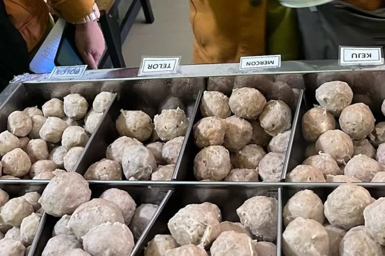 Bakso All You Can Eat (Instagram.com/bakso.nengamor)
