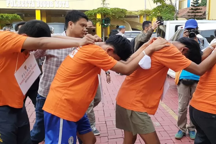 Kumpul Kumpul Bawa Sajam 5 Pelajar Di Bogor Berurusan Dengan Polisi Ayo Bogor 5624