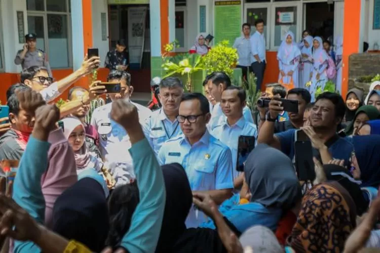 Bima Arya Berhentikan Kepsek Yang Pecat Guru Honorer Di Kota Bogor ...