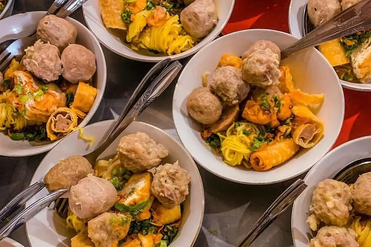 3 Tempat Makan Bakso Di Malang Ada Resto Legendaris Hingga Kaki Lima