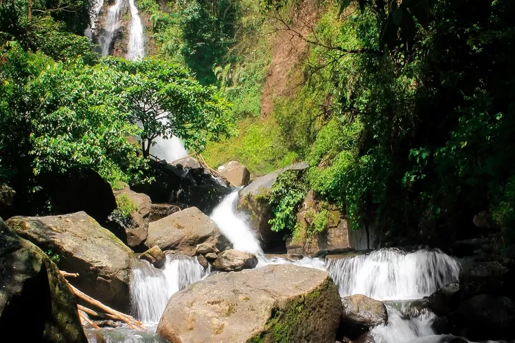 Destinasi Wisata Curug Di Bogor Ini Keindahan Alamnya Tak Tertandingi ...