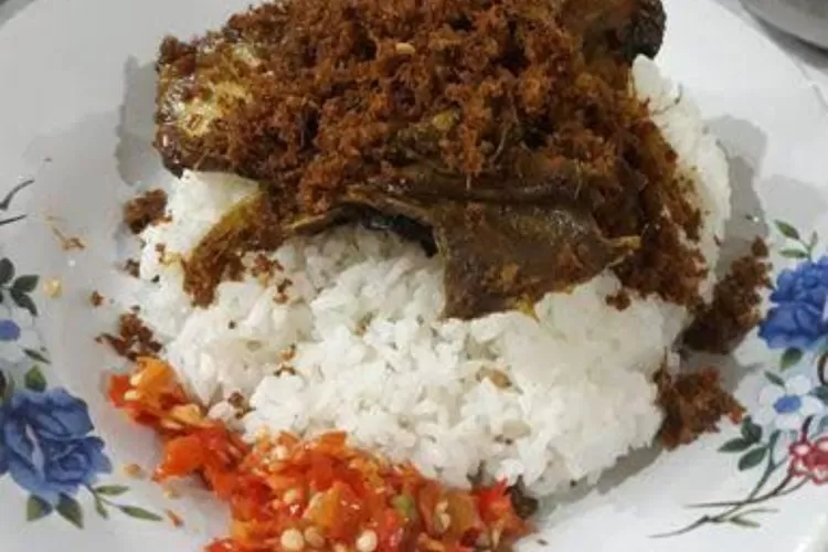 Ini rekomendasi ayam dan bebek goreng di Bekasi. (Googlemaps/lutfikholik)