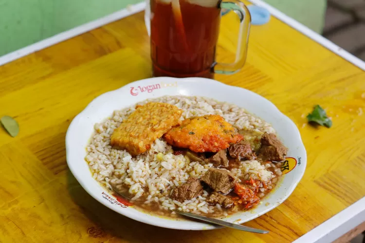 7 Rumah Makan Sunda Paling Enak di Bogor, Cuma Modal Rp 8 Ribuan Bisa Makan Kenyang Banget (unsplash.com)