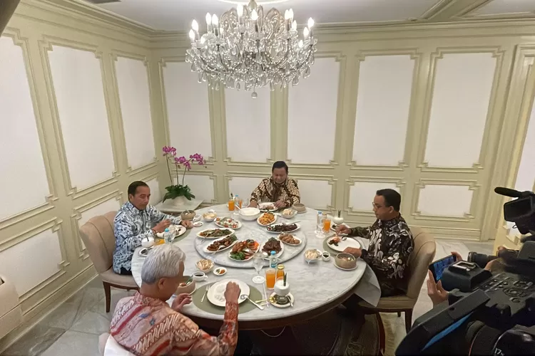 Jokowi Makan Siang Bareng Ganjar Anies Dan Prabowo Di Istana Ada