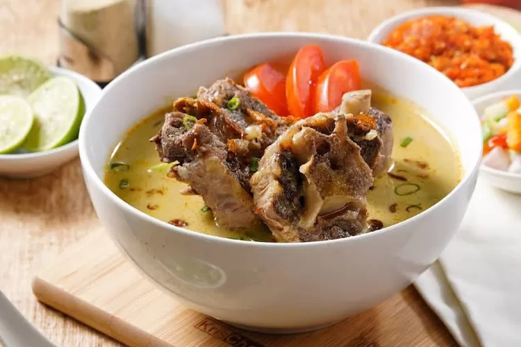 Rekomendasi tempat kuliner dekat GBK yang bisa kamu kunjungi sebelum nonton Coldplay. (Google Maps/Sop Buntut Ibu Samino)