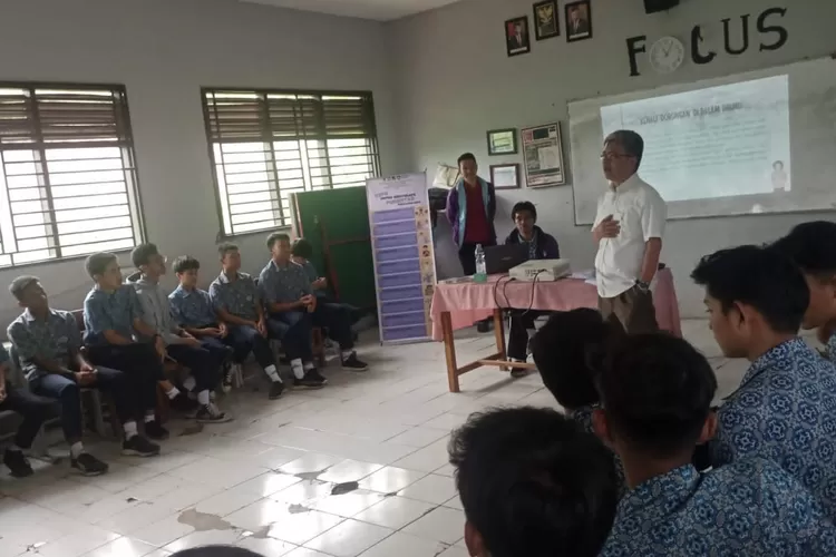Fakultas Psikologi Unisba Mengadakan Psikoedukasi Seksualitas Untuk Siswa-Siswi SMPN 4  Padalarang (DOC)