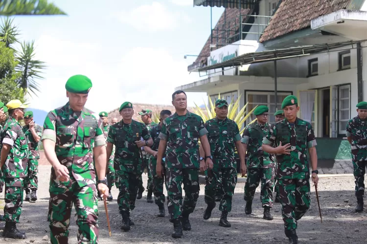 Wakasad dan Pangdam III/Siliwangi TNI AD Tinjau Langsung Tempat Pendidikan Serta Pelatihan Prajurit