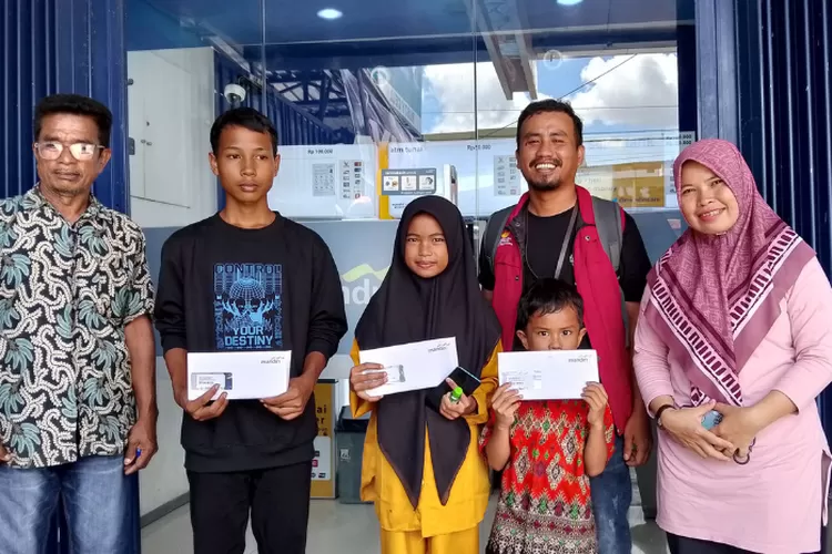 Bansos Atensi YAPI terpantau sudah cair di Karawang mulai dari hari ini (Facebook)