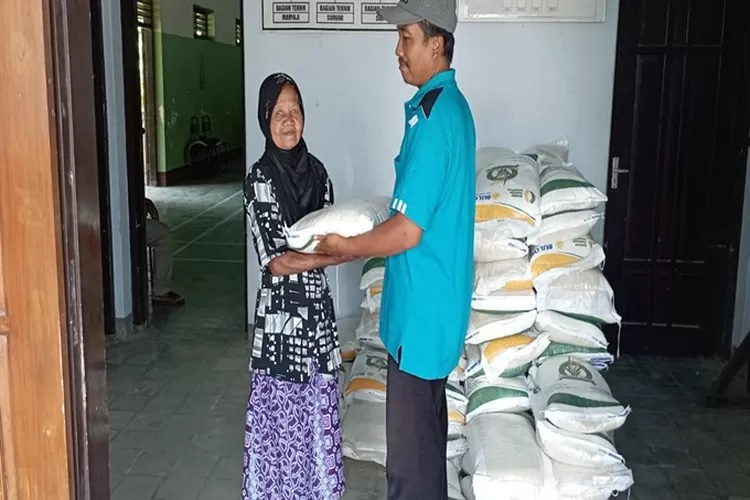 Ilustrasi bantuan beras 10 kilogram  (Website Kabupaten Trenggalek)
