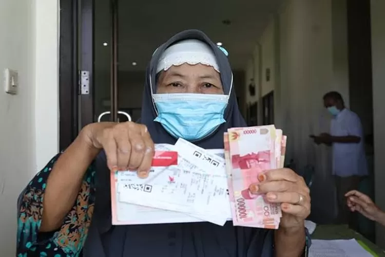 Saldo bantuan Rp 400.000 ternyata berasal dari pencairan bansos PKH, bukan BPNT. (Kemensos.go.id)