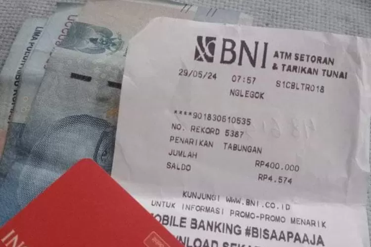 Ilustrasi bukti struk tarik tunai uang bansos BPNT Rp 400 ribu di bank BNI.  (Tangkap layar Facebook/Nanda Almira)
