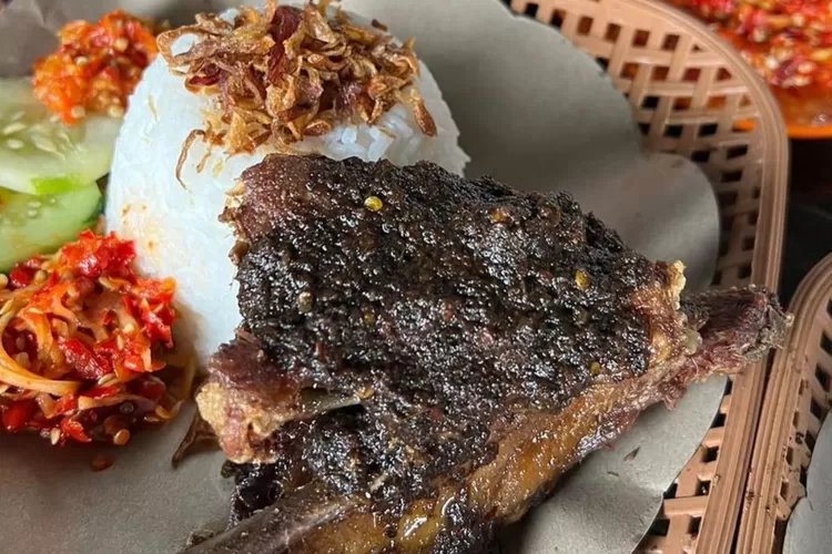 Inilah Tempat Makan Bebek Madura di Bogor yang Warungnya Gak Pernah Sepi, Modal Rp20 Ribu Bisa Makan Kenyang!