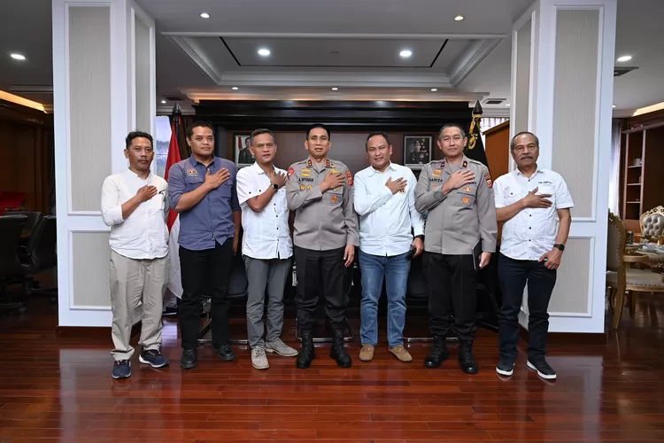 Kepala Kepolisian Daerah Jawa Barat, Irjen Pol Akhmad Wiyagus mendukung penuh kontingen PWI Jawa Barat untuk berlaga pada Pekan Olahraga Wartawan Nasional (Porwanas) 2024 Banjarmasin Kalimantan Selatan. (PWI Jabar)