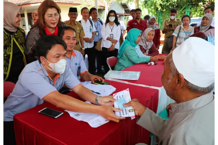 Ilustrasi -- Bansos Tambahan Khusus dari Pemerintah Ini Cair di Bulan Oktober, Bukan PKH BPNT Ataupun Bantuan yang Cair Lewat PT Pos Indonesia (kemensos.go.id)