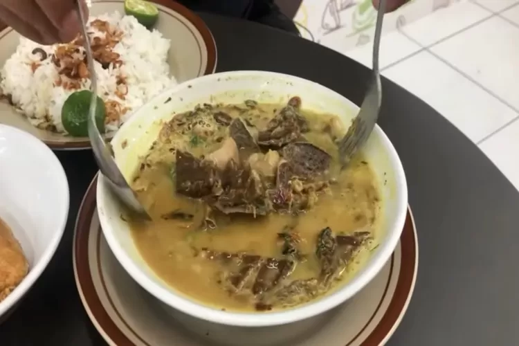 Berburu Kuliner Legendaris dari Era 80-an di Bogor, Ada Sajian Soto Kuning yang Khas hingga Asinan Sedap Gedung Dalam