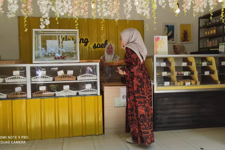 Warung Soeka Sukses Kembangkan Usaha Jadi Bakery Favorit Berkat KUR BRI