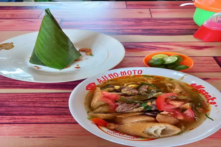 Incip Soto Mie Bogor Mang Bule, Kuliner Legendaris di Bogor Ini, Hadirkan Kuah Merah Khas Serta Risoles yang Kriuk