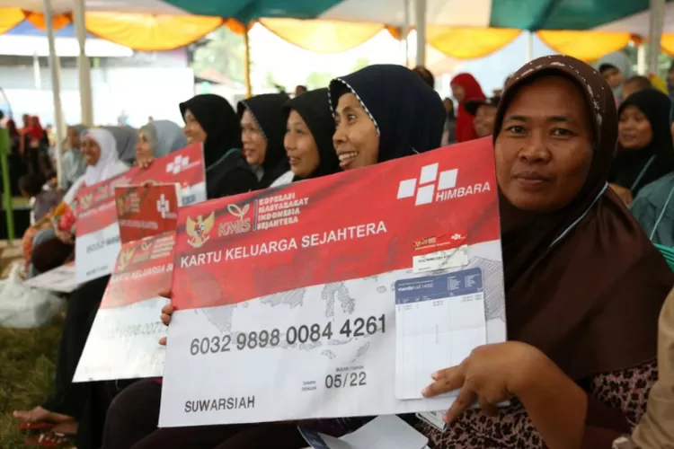 Berkas yang wajib dibawa KPM PKH dan BPNT PT Pos Indonesia saat mengambil kartu KKS baru (setkab.go.id)