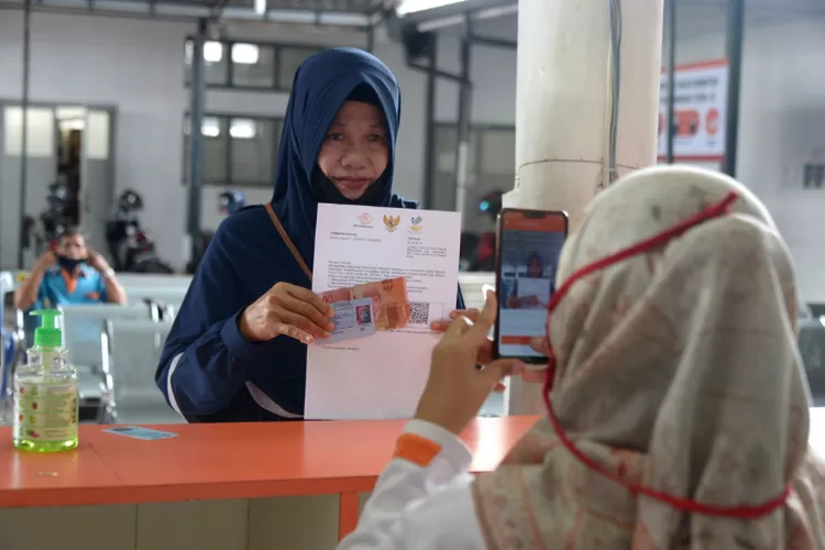 Cair Hari Ini! 6 Bansos Kembali Disalurkan Untuk KPM Mulai Senin 19 Agustus 2024, Ada PKH, BPNT dan BLT Rp600 Ribu