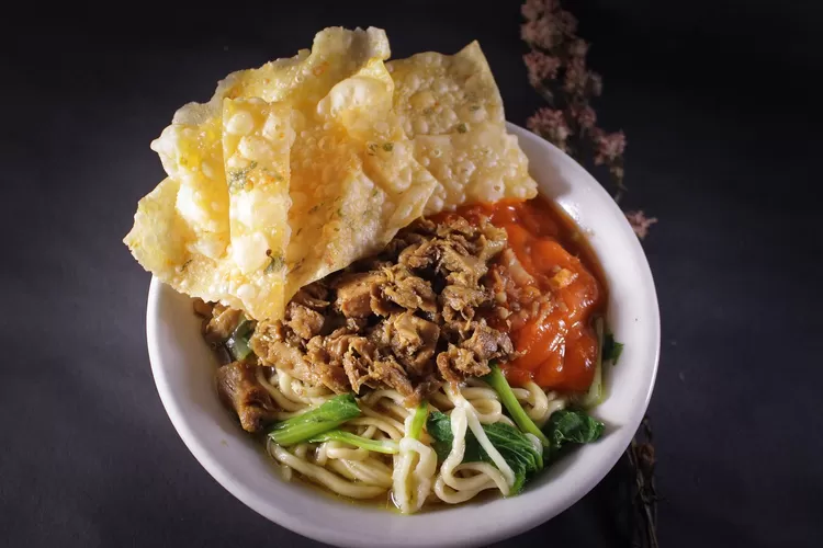 Bakmi Dayum, Spot Berburu Kuliner Khas dan Viral di Bogor, Diracik Oleh Chef yang Berpengalaman Lho!