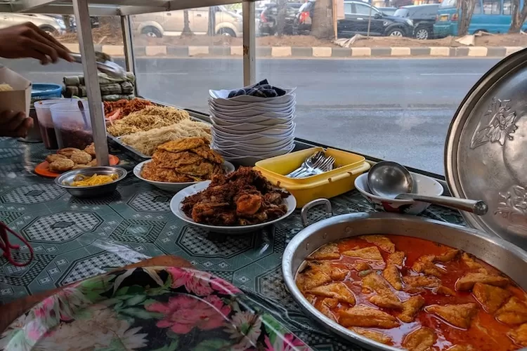 Sarapan Lontong dan Nasi Uduk Medan yang Paling Enak di Bogor: Tempat Terbaik untuk Menikmati Hidangan Khas Medan di Kota Hujan