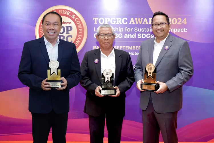 Konsisten Terapkan GRC, Jasa Raharja Raih Tiga Penghargaan dalam Ajang TOP GRC Award 2024