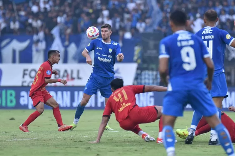 Jadwal Siaran Langsung Liga 1 2024-2025, 28 September 2024: Madura United vs Persib dan Persik vs PSBS