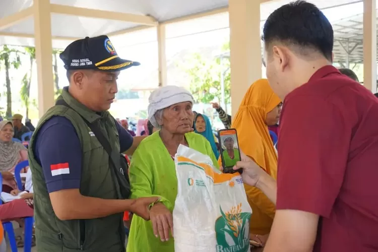 Surat Undangan Disebar! PT Pos Indonesia Salurkan Bansos Beras 10 Kg Hari Ini di 15 Wilayah Serentak