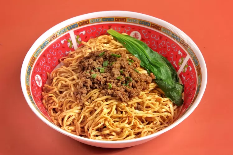 Mie Sapi Enak & Chili Oil Legend di Bogor Kini Tempat Makin Luas, Wajib Coba!