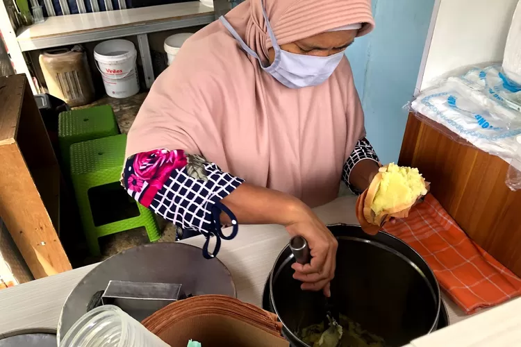 Inilah Es Krim Legendaris Bogor Sudah Ada Sejak 1970, Pakai Roti Langka!